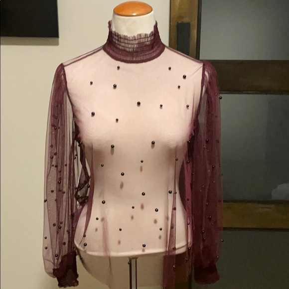 Gorgeous sheer blouse - Picture 4 of 9